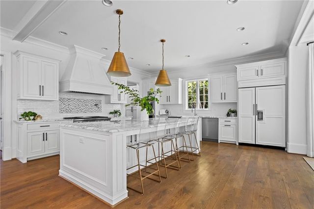 230 Danbury Lane, Atlanta, GA 30327