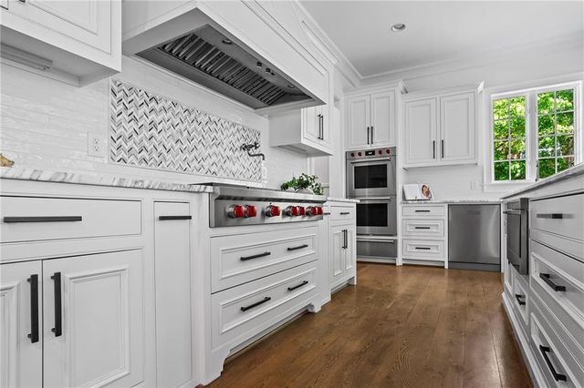 230 Danbury Lane, Atlanta, GA 30327