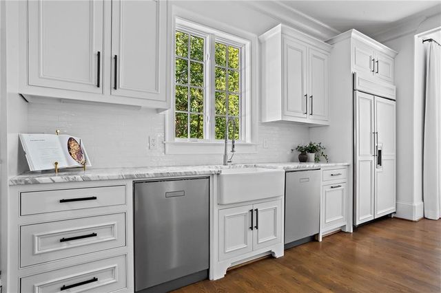 230 Danbury Lane, Atlanta, GA 30327