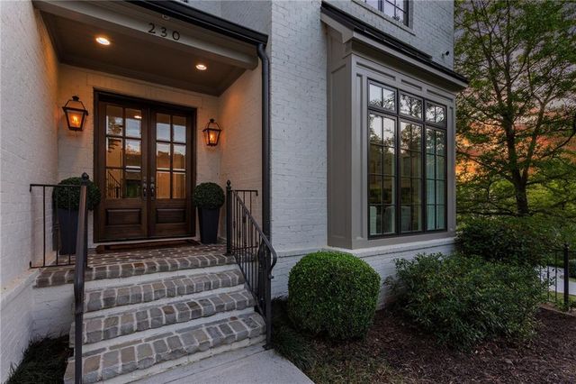 230 Danbury Lane, Atlanta, GA 30327