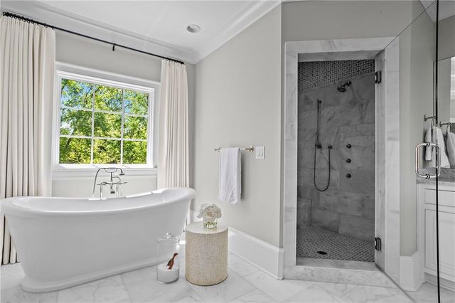 230 Danbury Lane, Atlanta, GA 30327