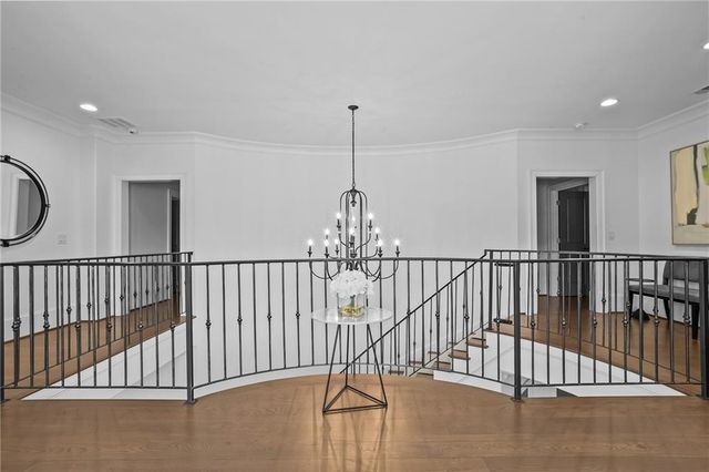 230 Danbury Lane, Atlanta, GA 30327