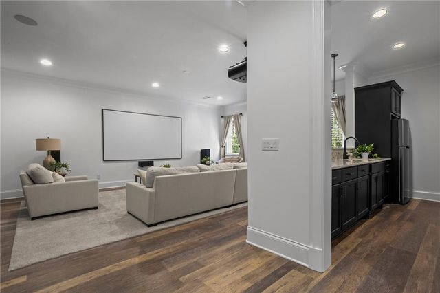 230 Danbury Lane, Atlanta, GA 30327