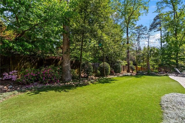 230 Danbury Lane, Atlanta, GA 30327