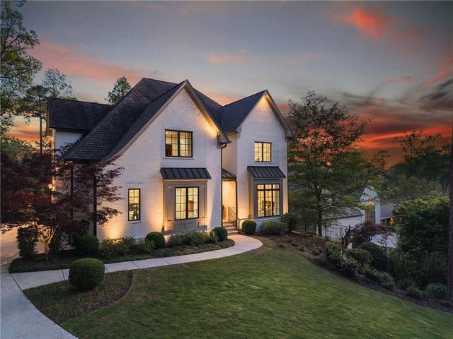 230 Danbury Lane, Atlanta, GA 30327