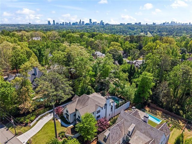 230 Danbury Lane, Atlanta, GA 30327