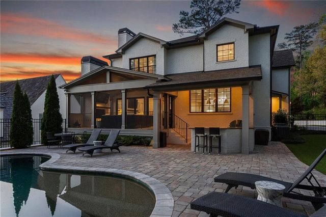 230 Danbury Lane, Atlanta, GA 30327