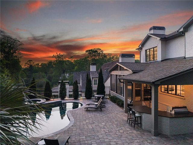 230 Danbury Lane, Atlanta, GA 30327