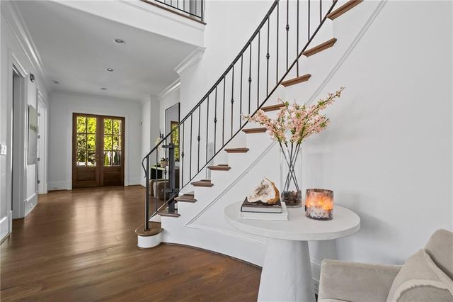 230 Danbury Lane, Atlanta, GA 30327
