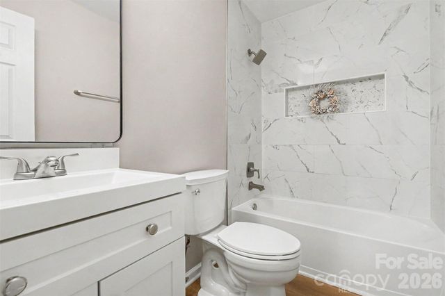 3959 Briarhill Drive, Charlotte, NC 28215