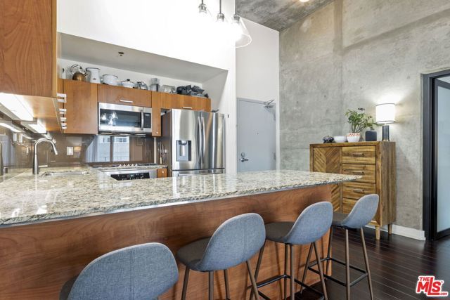 645 W 9th Street 715, Los Angeles, CA 90015
