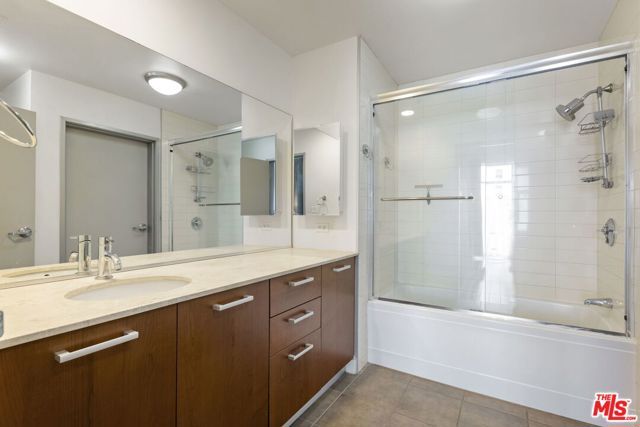 645 W 9th Street 715, Los Angeles, CA 90015