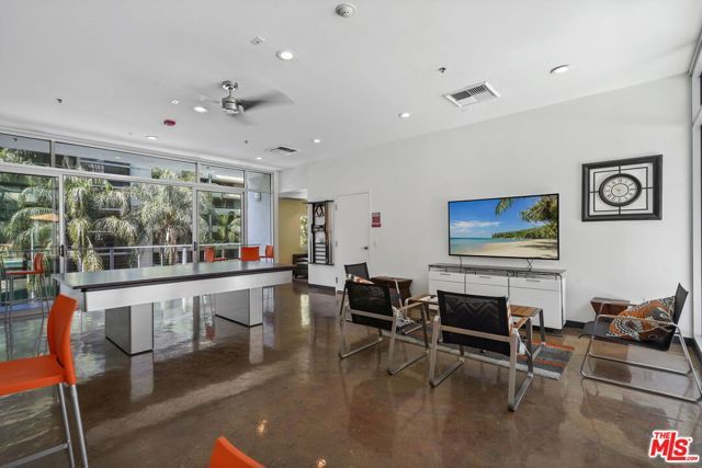 645 W 9th Street 715, Los Angeles, CA 90015