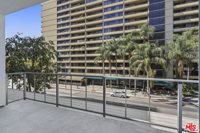645 W 9th Street 715, Los Angeles, CA 90015