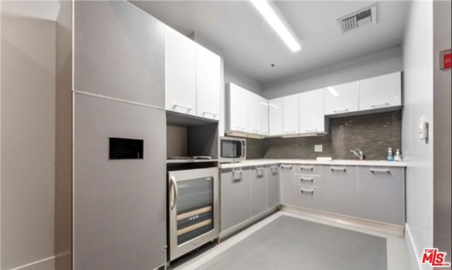 645 W 9th Street 715, Los Angeles, CA 90015