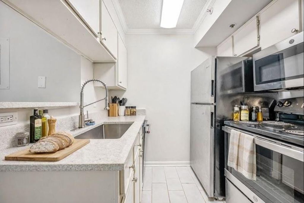 795 Hammond Drive 609, Atlanta, GA 30328