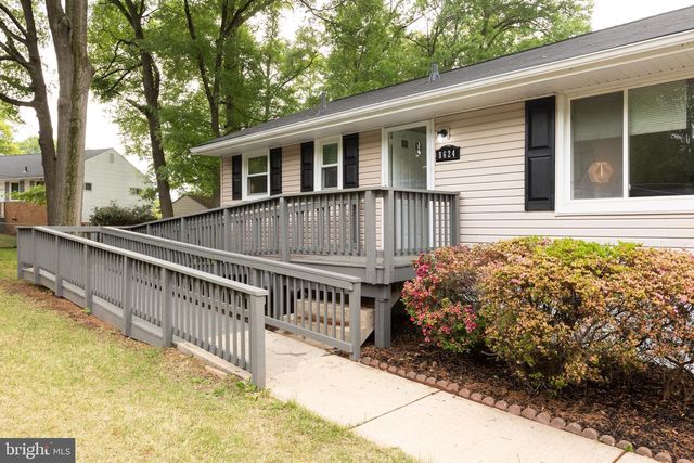 8624 CUNNINGHAM DR, College Park, MD 20740