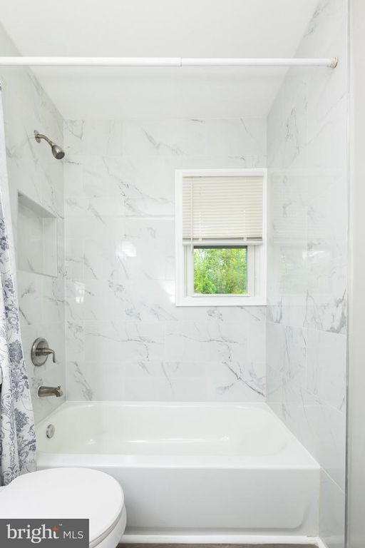 Image 23 of property listing at 8624 CUNNINGHAM DR, College Park, MD 20740