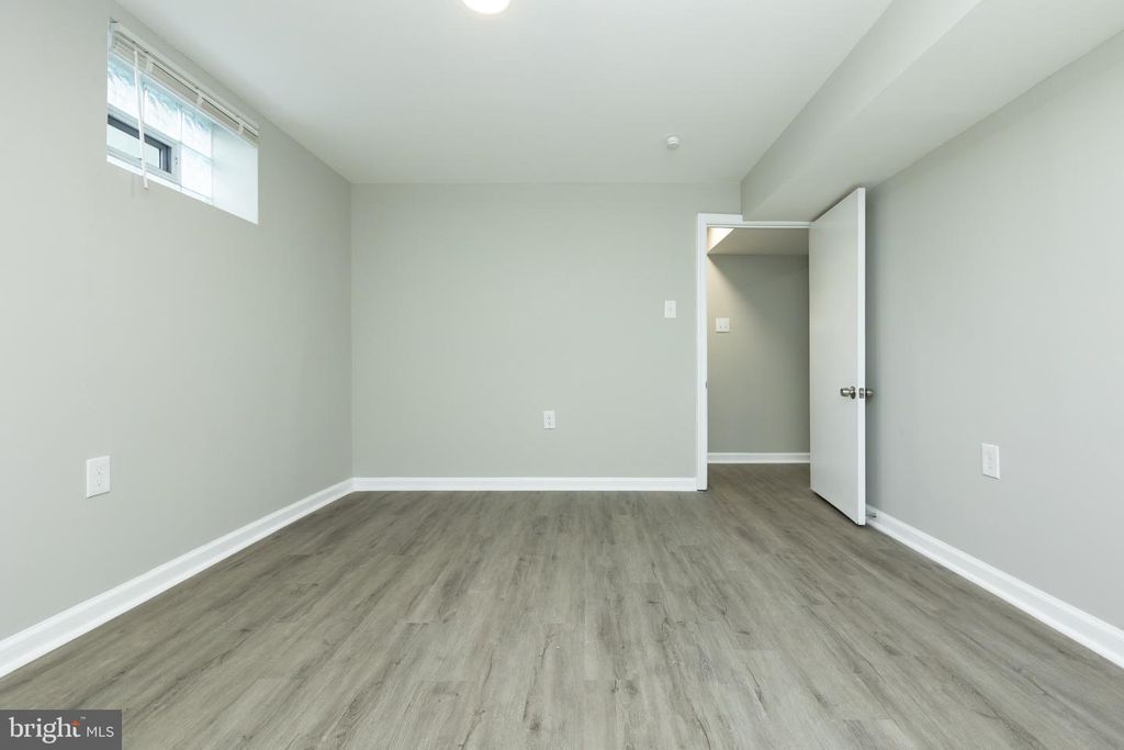 Image 28 of property listing at 8624 CUNNINGHAM DR, College Park, MD 20740
