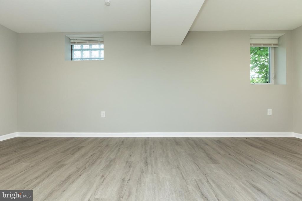 Image 38 of property listing at 8624 CUNNINGHAM DR, College Park, MD 20740