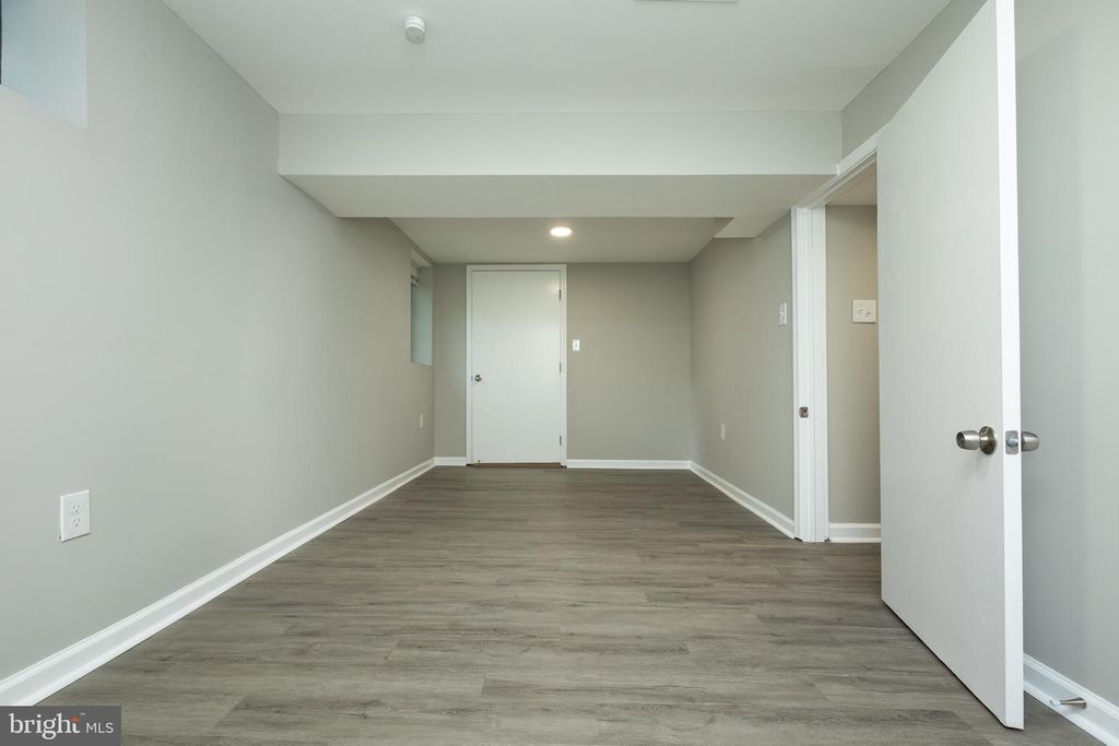 Image 39 of property listing at 8624 CUNNINGHAM DR, College Park, MD 20740
