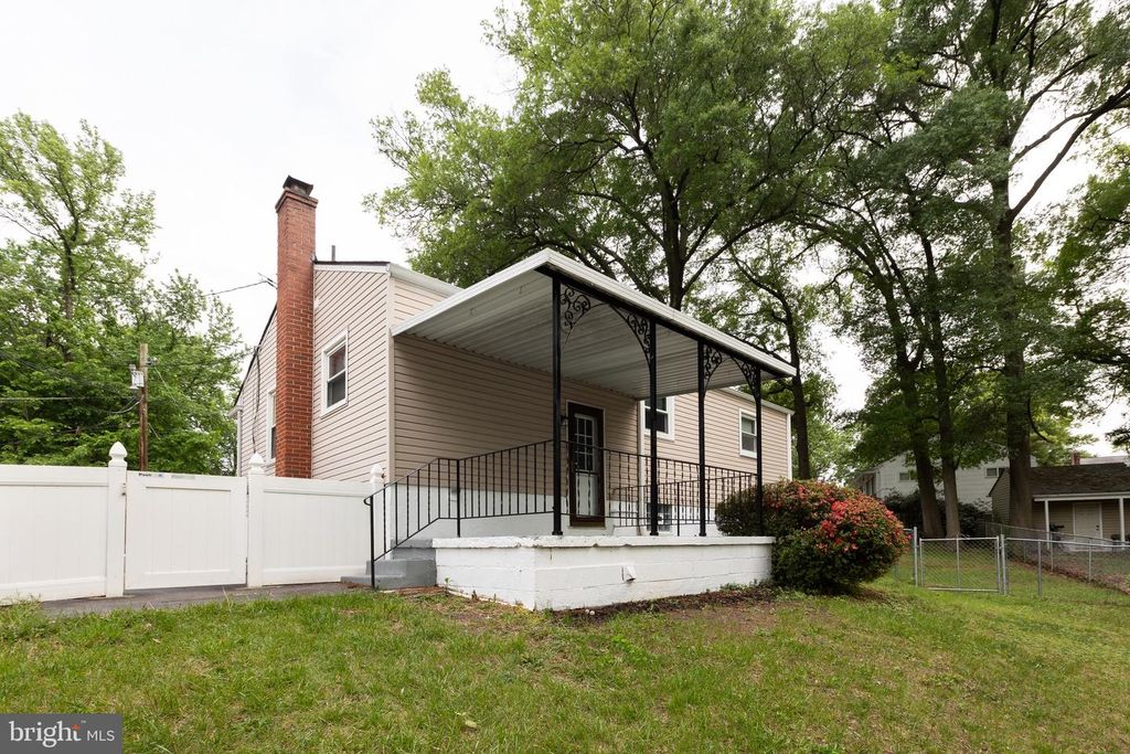 Image 45 of property listing at 8624 CUNNINGHAM DR, College Park, MD 20740