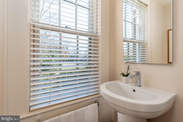 616 FORT WILLIAMS PKWY, Alexandria, VA 22304