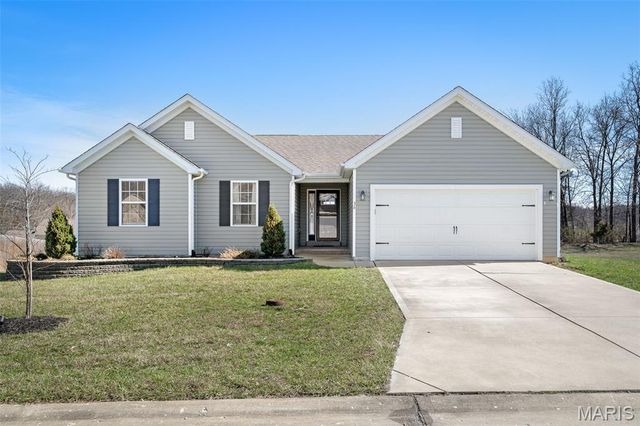 36 Hunters Pointe Drive, Winfield, MO 63389
