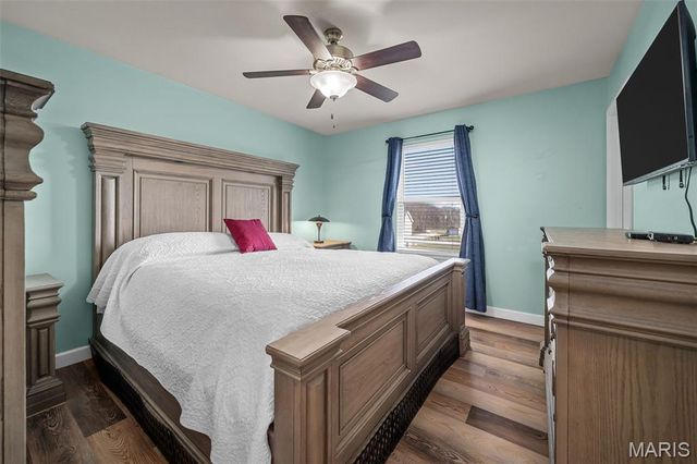 36 Hunters Pointe Drive, Winfield, MO 63389