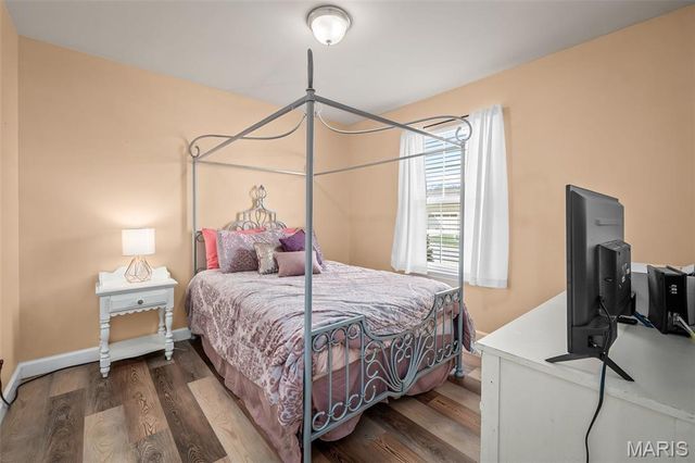 36 Hunters Pointe Drive, Winfield, MO 63389