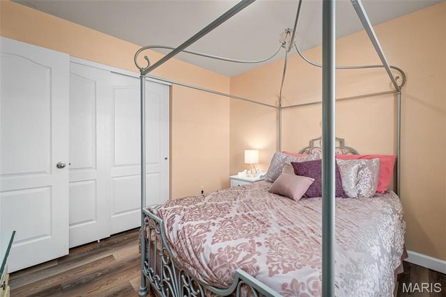 36 Hunters Pointe Drive, Winfield, MO 63389