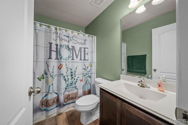 36 Hunters Pointe Drive, Winfield, MO 63389