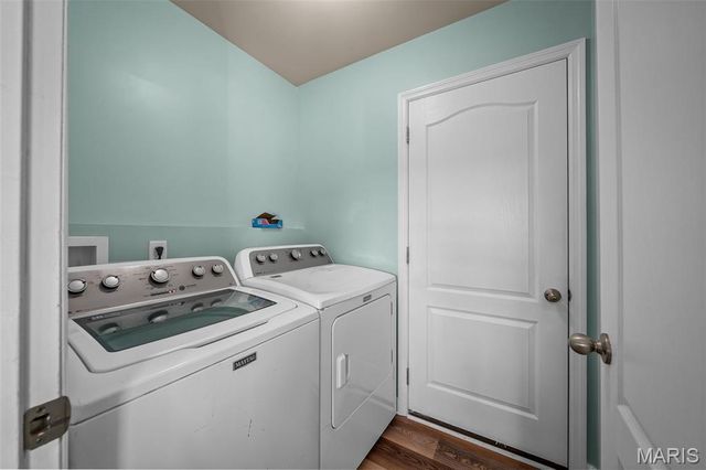 36 Hunters Pointe Drive, Winfield, MO 63389