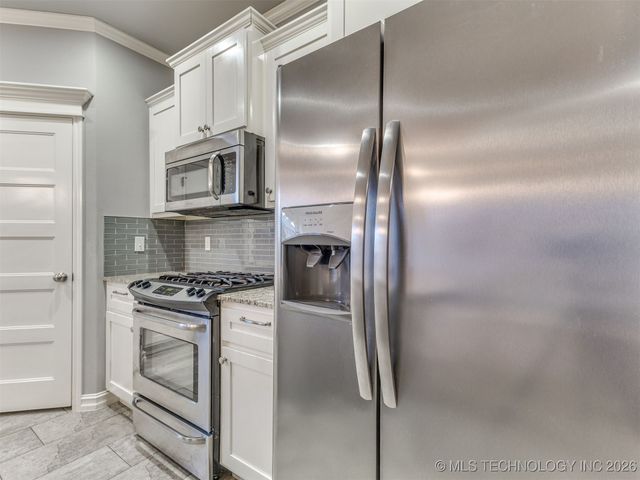 1008 W Missouri Avenue, Claremore, OK 74019