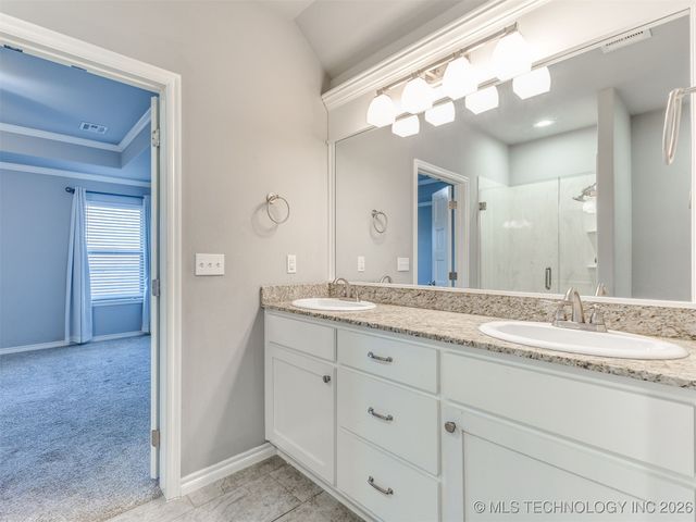 1008 W Missouri Avenue, Claremore, OK 74019