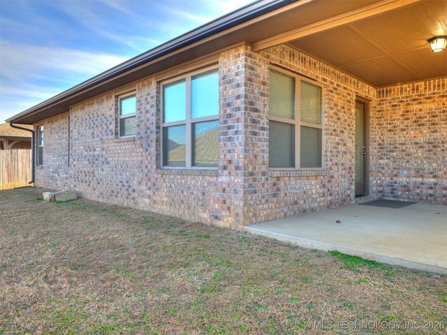 1008 W Missouri Avenue, Claremore, OK 74019