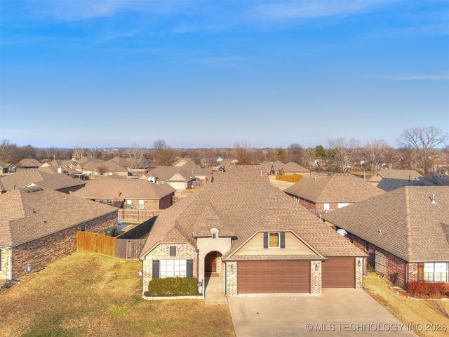1008 W Missouri Avenue, Claremore, OK 74019
