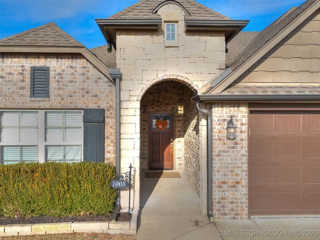 1008 W Missouri Avenue, Claremore, OK 74019