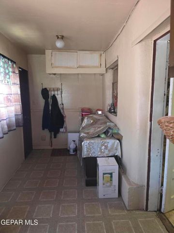 8827 Sunland Road, El Paso, TX 79907