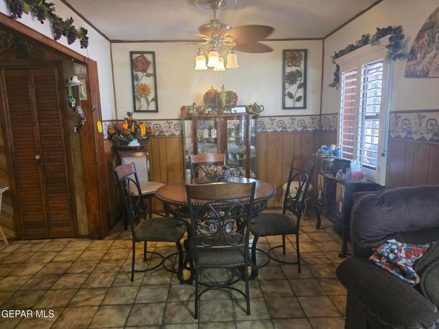 8827 Sunland Road, El Paso, TX 79907