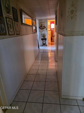 8827 Sunland Road, El Paso, TX 79907
