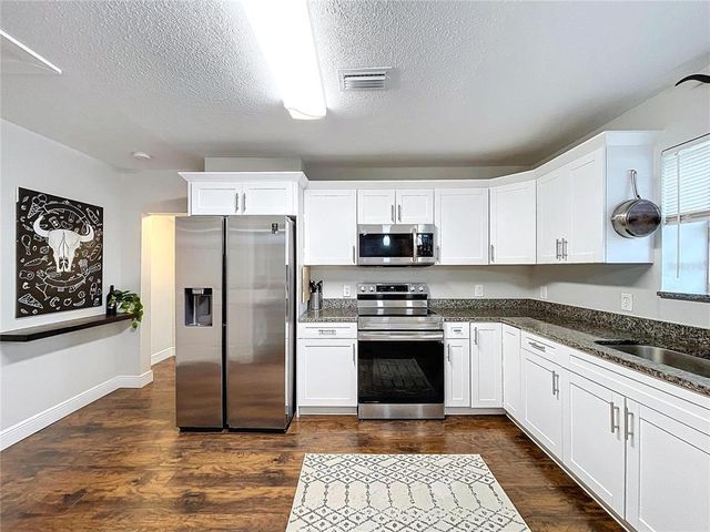 3213 E GENESEE STREET, Tampa, FL 33610