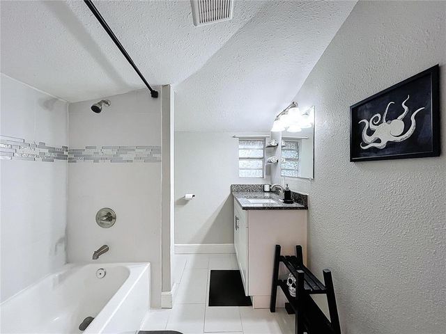 3213 E GENESEE STREET, Tampa, FL 33610