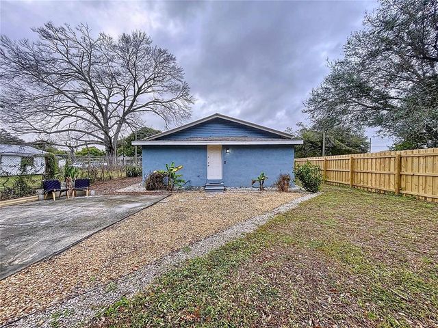 3213 E GENESEE STREET, Tampa, FL 33610