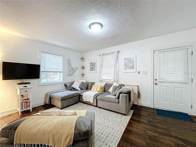 3213 E GENESEE STREET, Tampa, FL 33610
