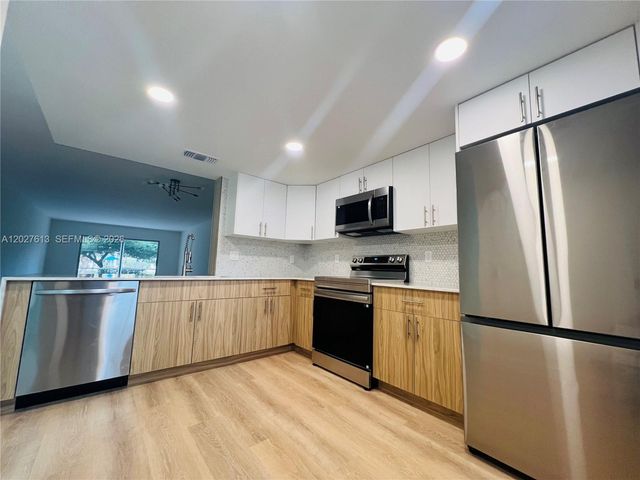 2402 Antigua Circle H1, Coconut Creek, FL 33066