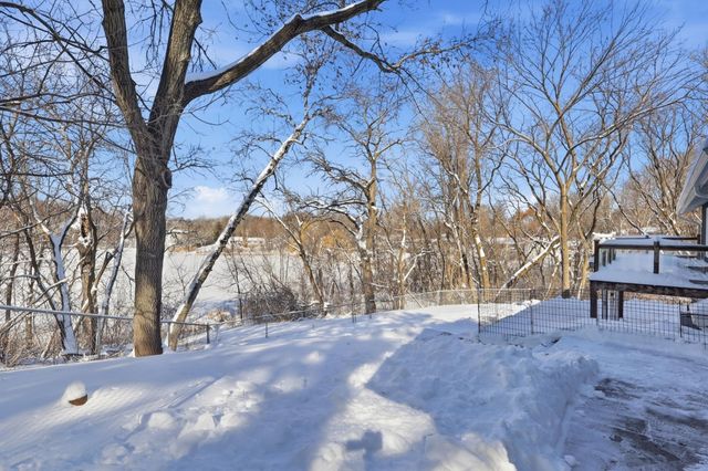 8315 Alta Avenue, Inver Grove Heights, MN 55077