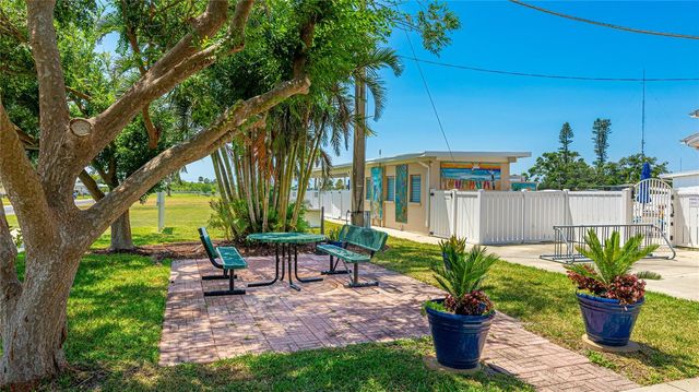 315 PEACE MANOR, Palmetto, FL 34221