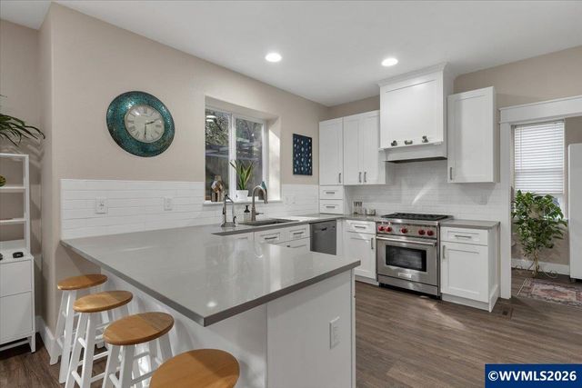 1155 Little John Lp NW, Salem, OR 97304