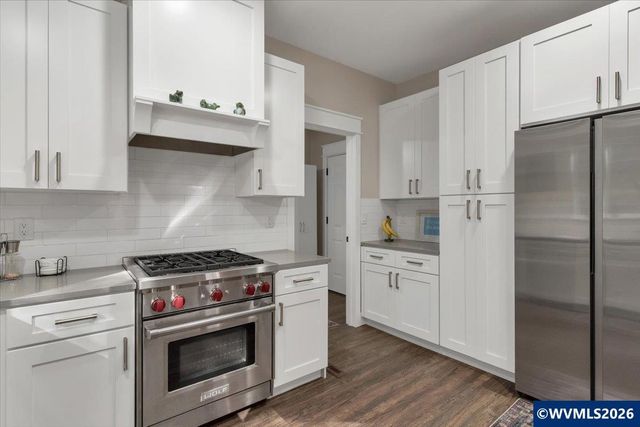 1155 Little John Lp NW, Salem, OR 97304